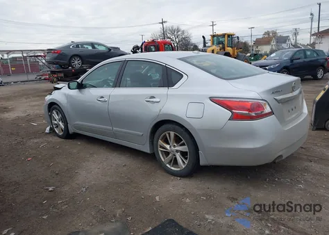 2015 Nissan Altima 2.5 Sv z USA, uszkodzony, nr VIN 1N4AL3AP1FC196228